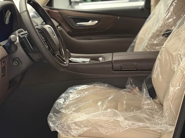 Photo 4 - Toyota Vellfire