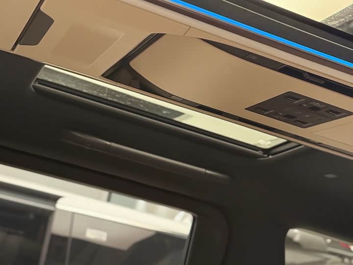 Photo 6 - Toyota Vellfire