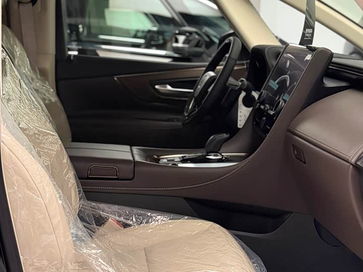 Photo 8 - Toyota Vellfire