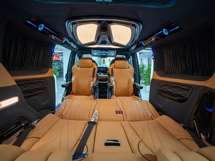 Фото 3 - Ford Tourneo