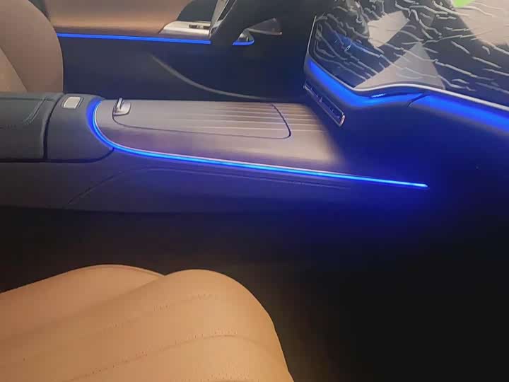 Photo 4 - Mercedes-Benz E-Class