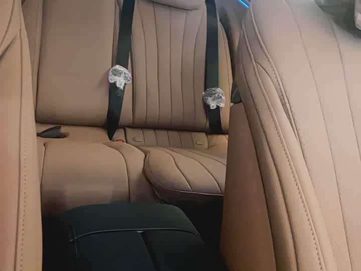 Photo 7 - Mercedes-Benz E-Class