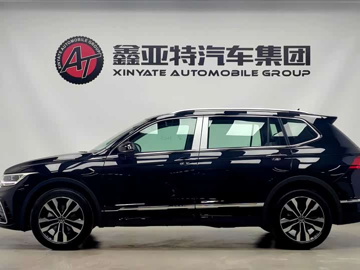 Фото 2 - Volkswagen Tiguan L Pro