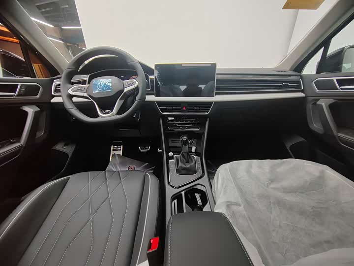 Фото 7 - Volkswagen Tiguan L Pro