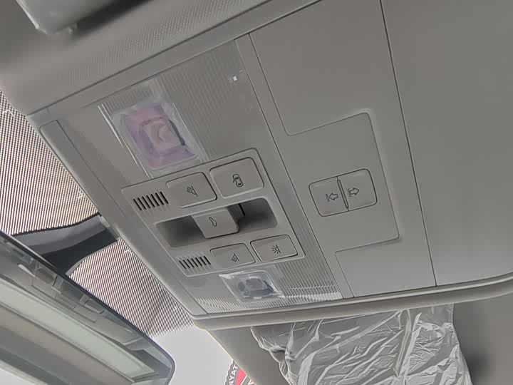 Фото 9 - Volkswagen Tiguan L Pro