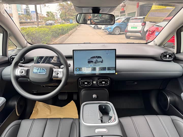 Фото 4 - GAC Aion UT