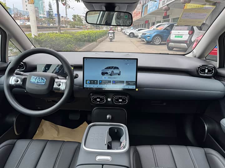 Фото 9 - GAC Aion UT