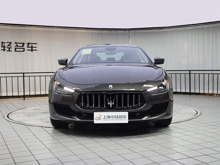 Фото 2 - Maserati Ghibli