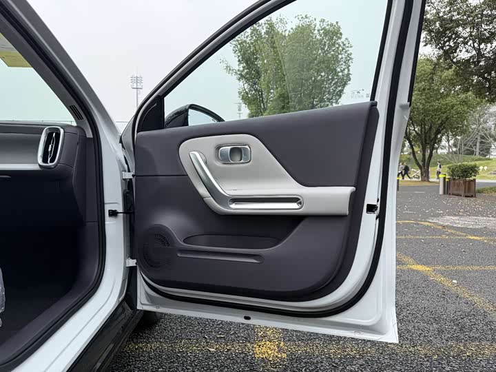 Фото 14 - Leapmotor B01