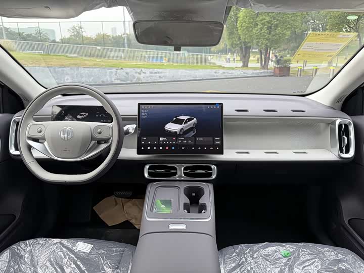 Фото 16 - Leapmotor B01