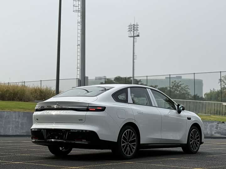 Фото 6 - Leapmotor B01