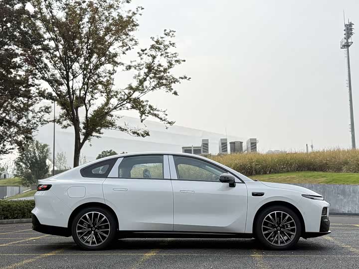 Фото 7 - Leapmotor B01