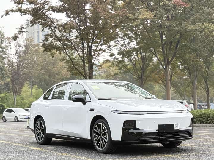 Фото 8 - Leapmotor B01