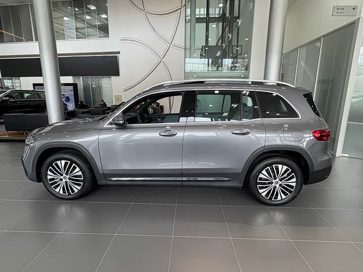 Фото 2 - Mercedes-Benz EQB