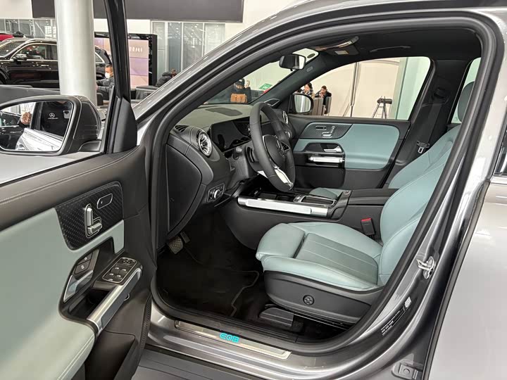 Фото 4 - Mercedes-Benz EQB