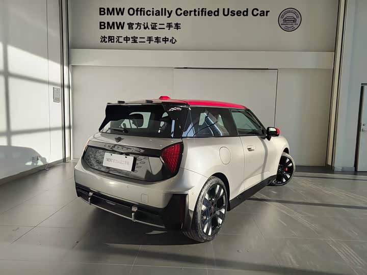 Фото 9 - Mini Cooper JCW