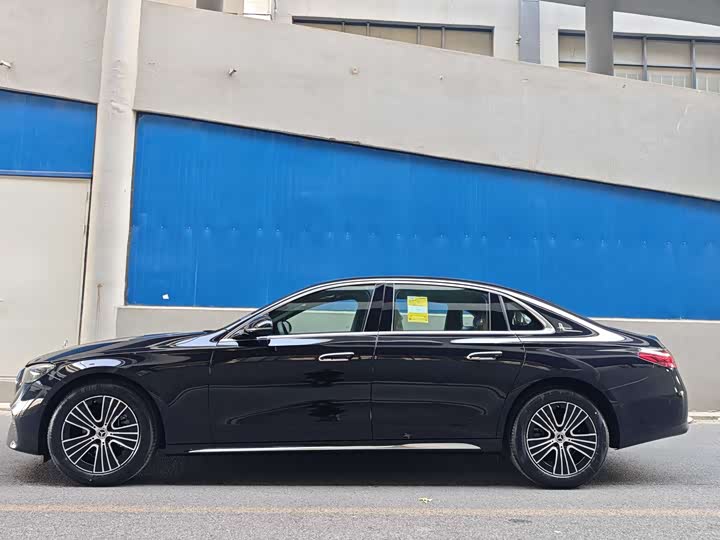 Photo 7 - Mercedes-Benz E-Class