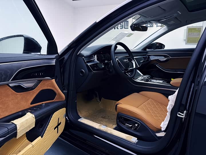 Фото 11 - Audi A8