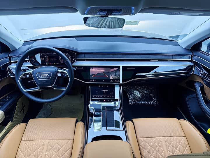 Фото 15 - Audi A8