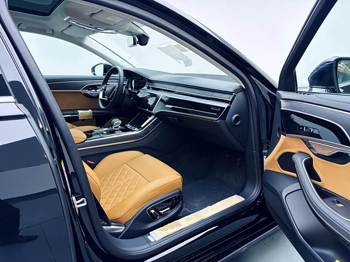 Фото 18 - Audi A8