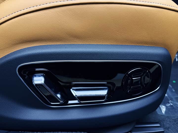 Фото 20 - Audi A8