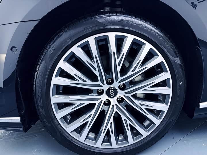 Фото 33 - Audi A8