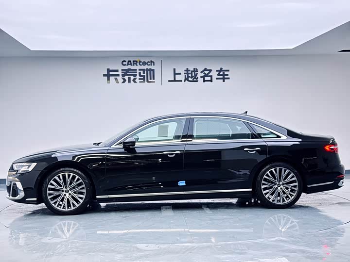Фото 8 - Audi A8