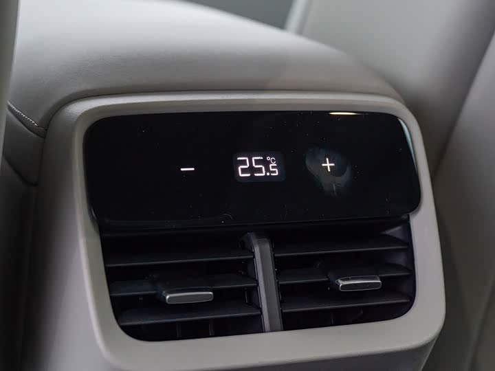 Фото 14 - Volvo XC70 Hybrid