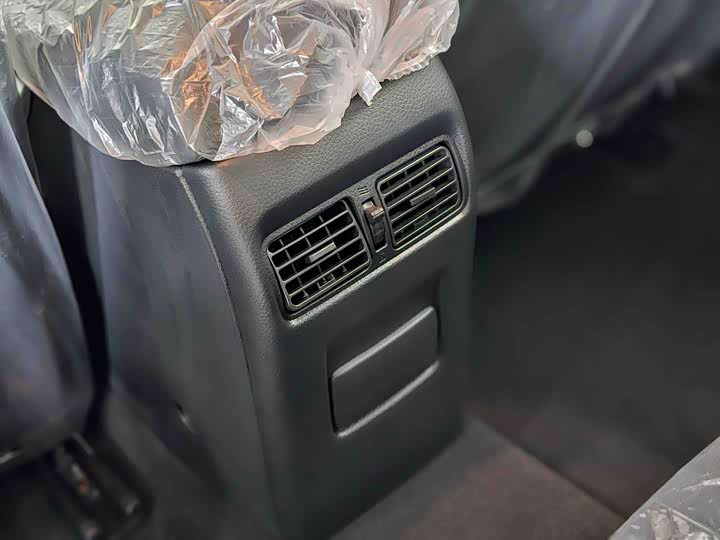 Фото 7 - Nissan Sylphy