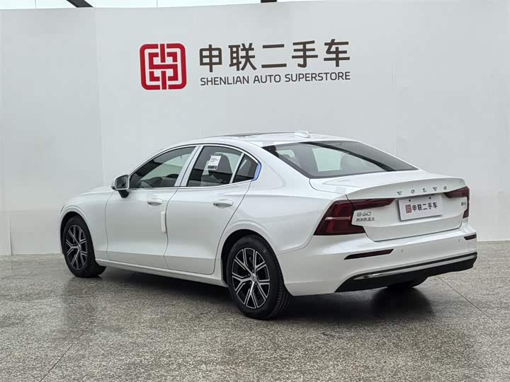 Фото 4 - Volvo S60