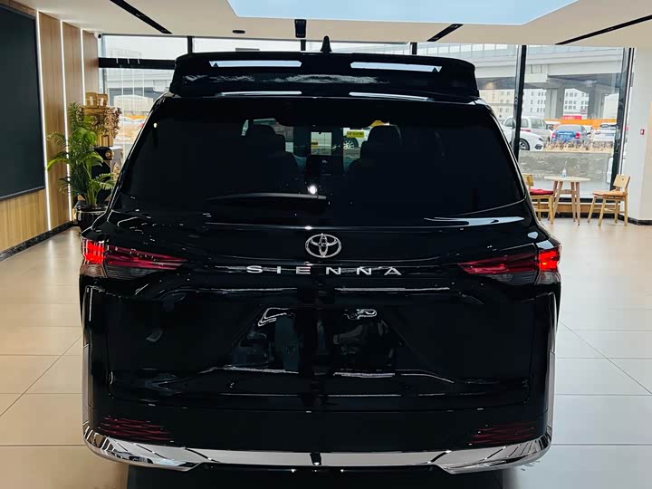 Фото 4 - Toyota Sienna