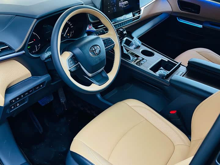 Фото 6 - Toyota Sienna