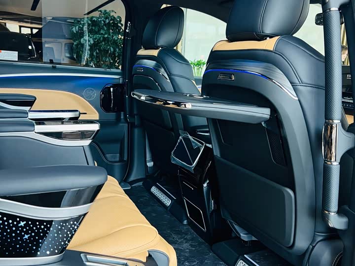 Фото 9 - Toyota Sienna