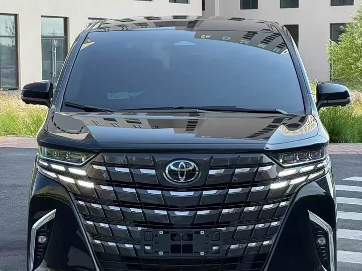 Фото 1 - Toyota Alphard