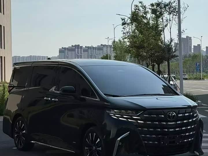 Фото 2 - Toyota Alphard