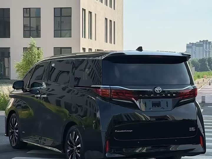 Фото 7 - Toyota Alphard