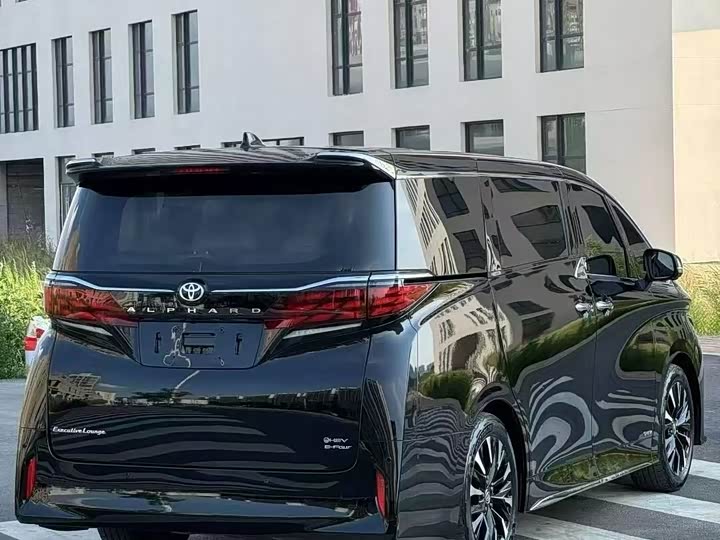 Фото 8 - Toyota Alphard
