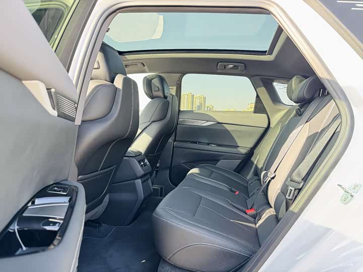 Фото 6 - Cadillac Optiq