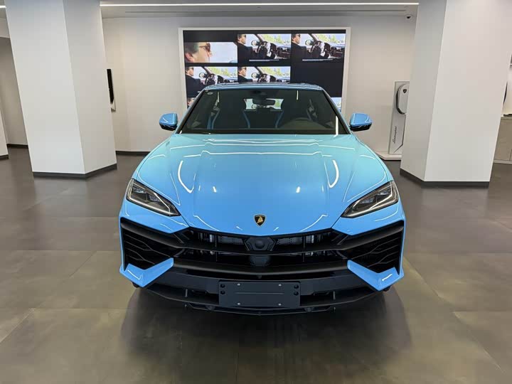 Фото 11 - Lamborghini Urus SE