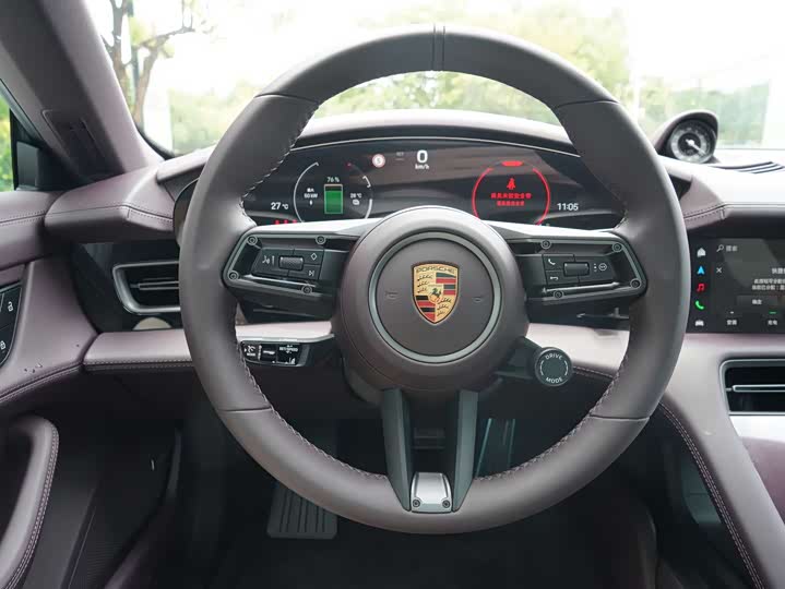 Фото 12 - Porsche Taycan