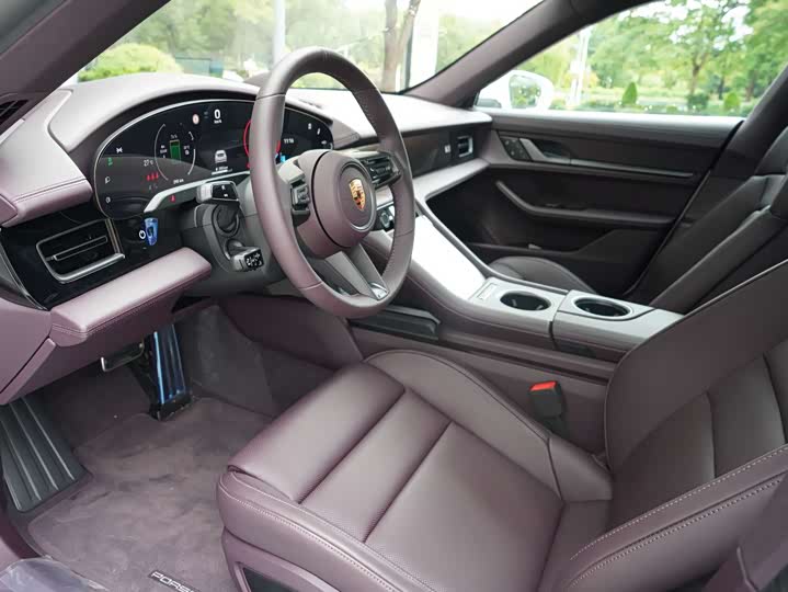 Фото 7 - Porsche Taycan