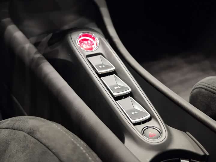 Фото 10 - McLaren Artura