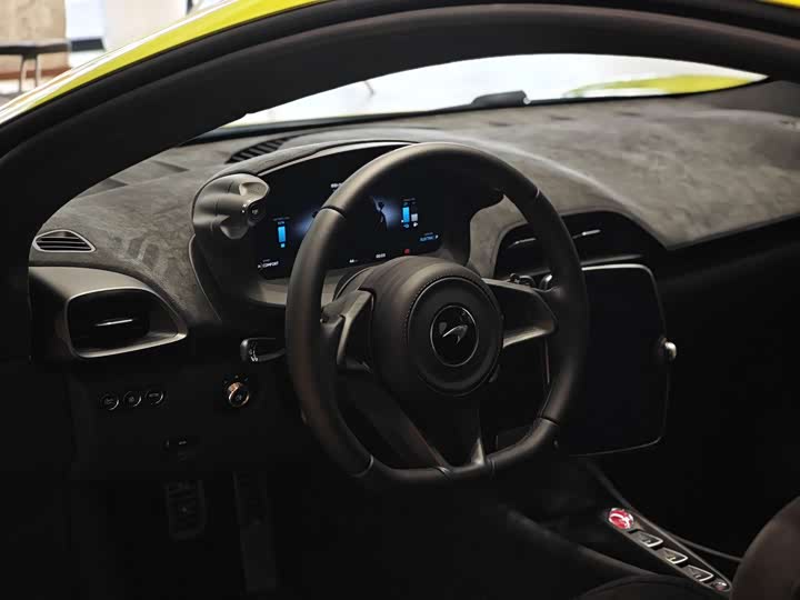 Фото 9 - McLaren Artura