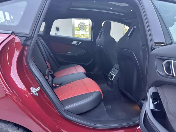 Фото 12 - BMW 2 Series