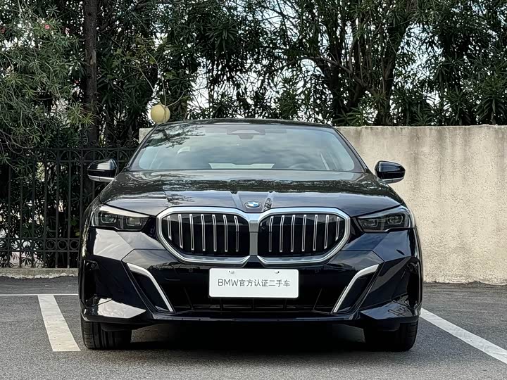 Фото 2 - BMW 5 Series