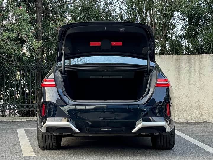 Фото 6 - BMW 5 Series