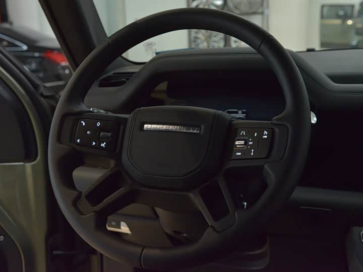 Фото 10 - Land Rover Defender