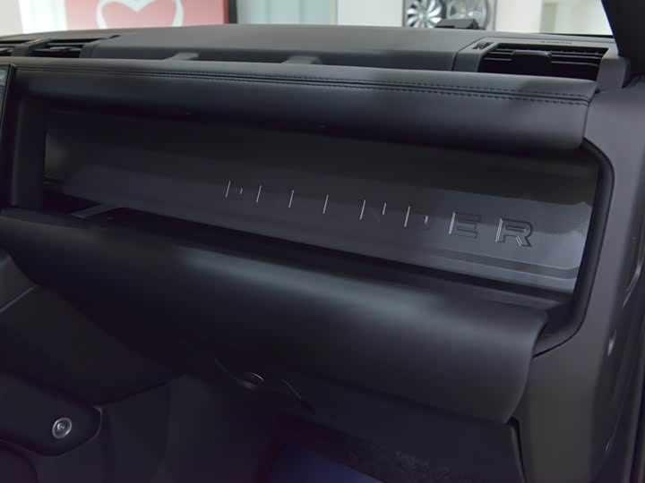 Фото 15 - Land Rover Defender