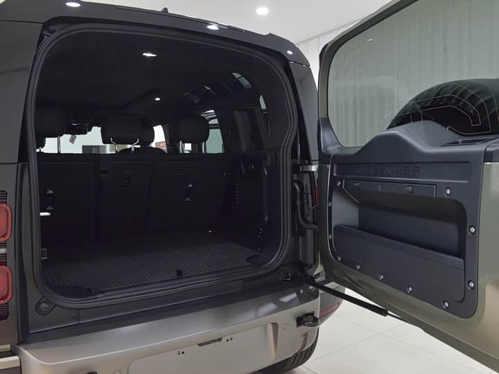 Фото 18 - Land Rover Defender