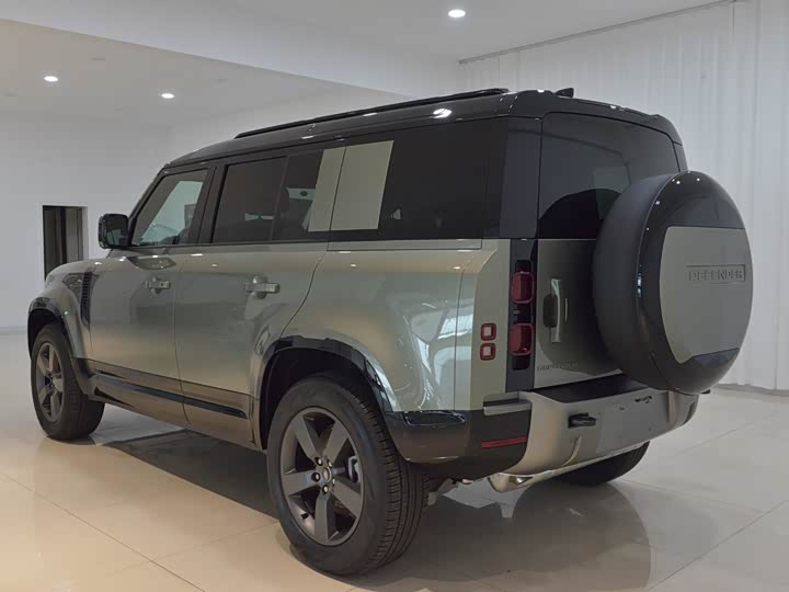 Фото 4 - Land Rover Defender